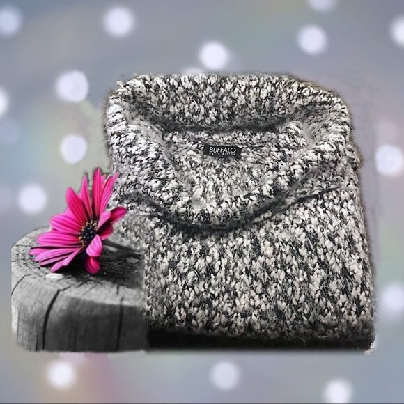 So many PRETTY SWEATERS!!! It's SWEATER WEATHER!!! Check out my closet!!! - Picture 6 of 13